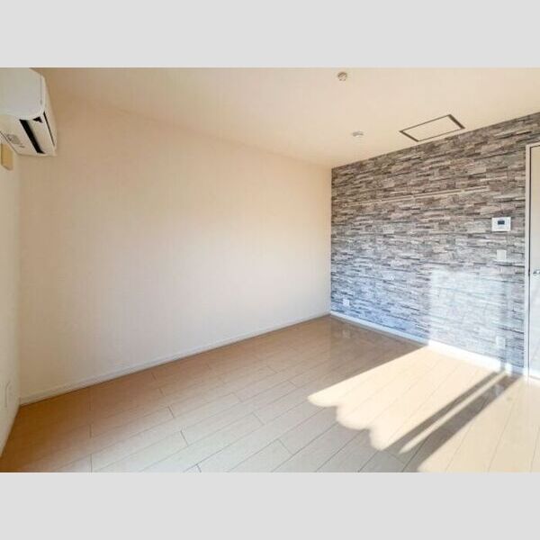 フジ203号室 洋室8帖