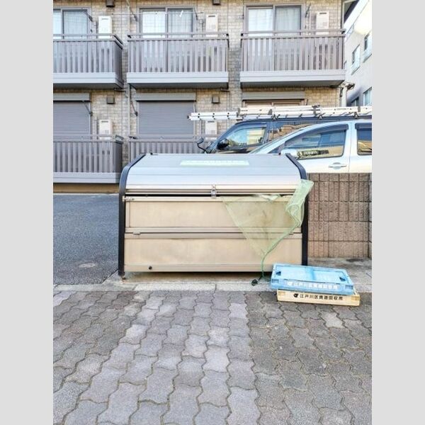 ラ フローラ201号室 ゴミストッカー