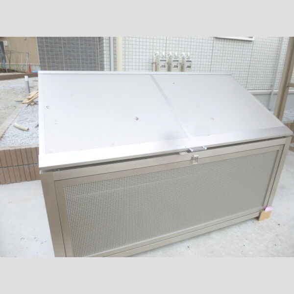 サンポワール101号室 入居者様専用ゴミストッカー