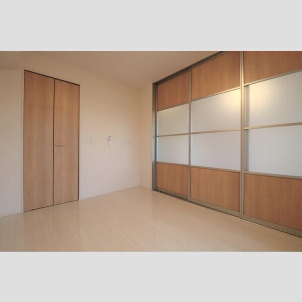 ロイジェントパークス レイクタウン Ⅲ　H108号室 洋室2