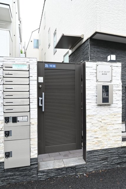 シーズ・ガレリア南青山102号室 エントランス