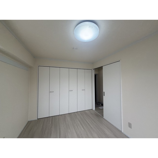 パームヴィラ鴨居401号室 内観