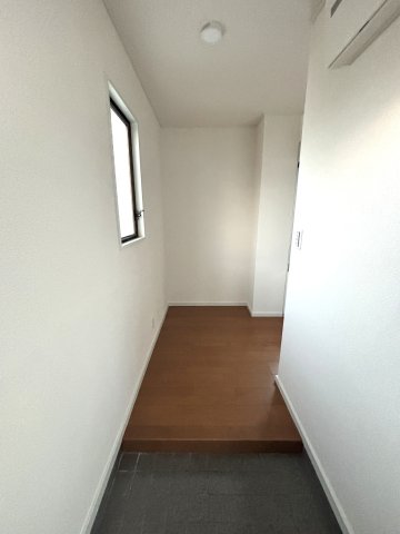 トラッドワカシマⅡ305号室 広々とした玄関♪