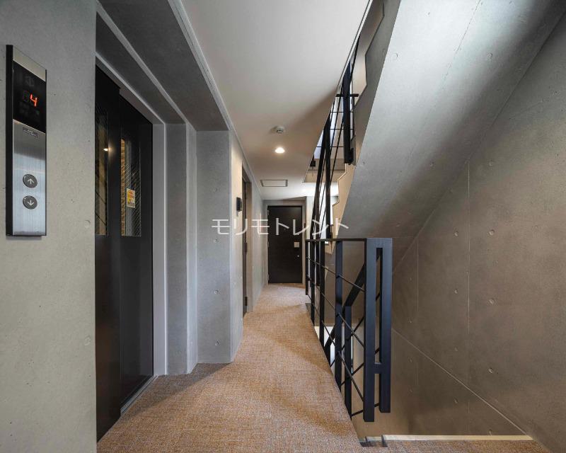 アトリオフラッツ菊川north1階 共用廊下