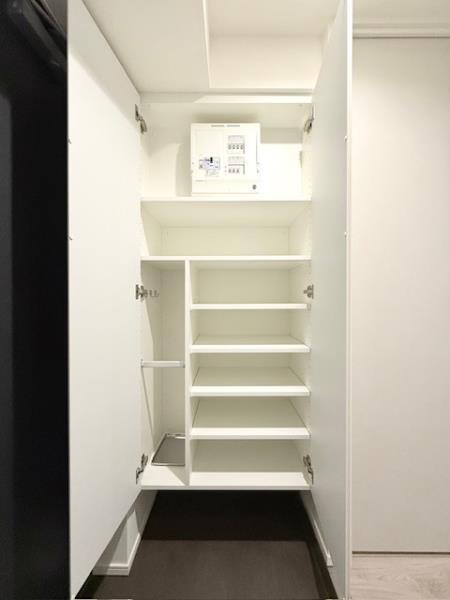 エレミ本蓮沼2階 リビング