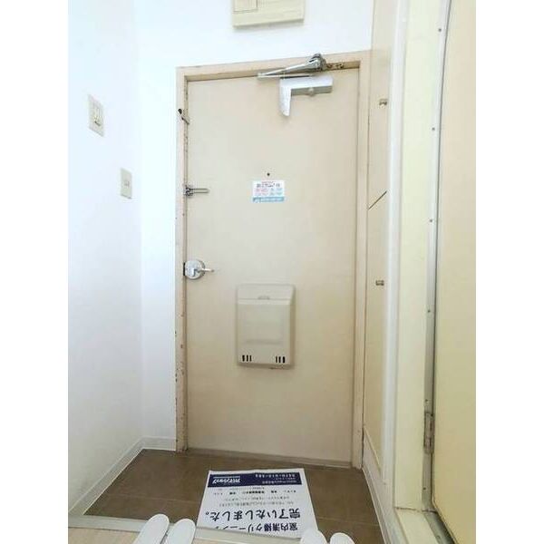 メゾン・ド・ラシーヌ0513号室 玄関