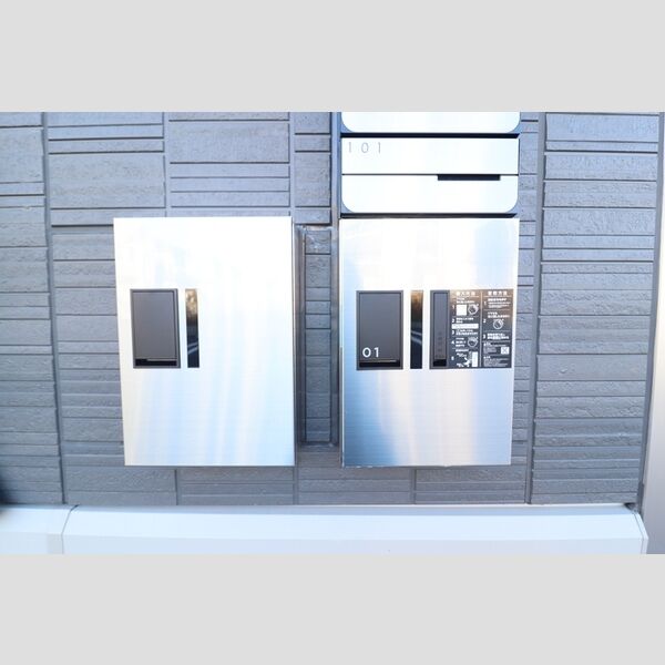 ウィステリア 宅配ボックス