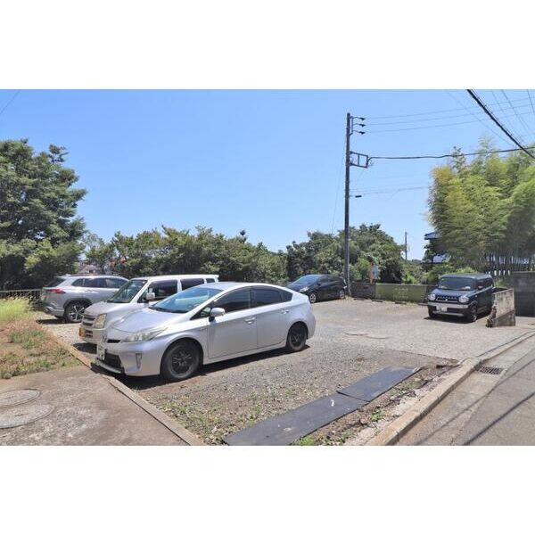 ハイツやまゆり 駐車場