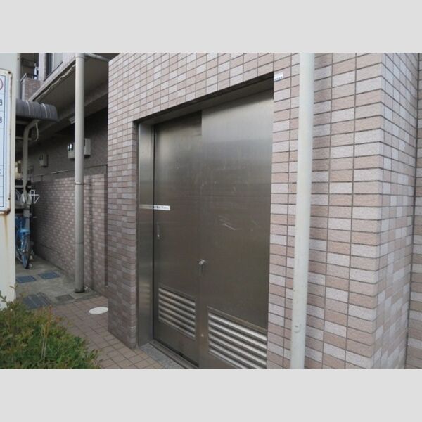 パインツリーコート ゴミ箱