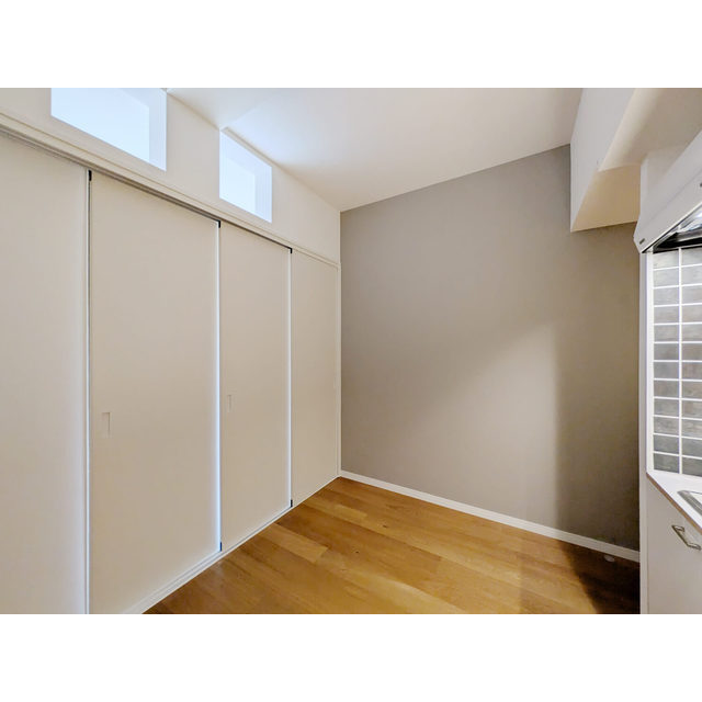 オーパスホームズ三田1001号室 リビング