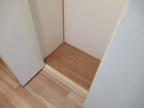 グローリア初穂千駄木・ヴェルデ千駄木 廊下収納