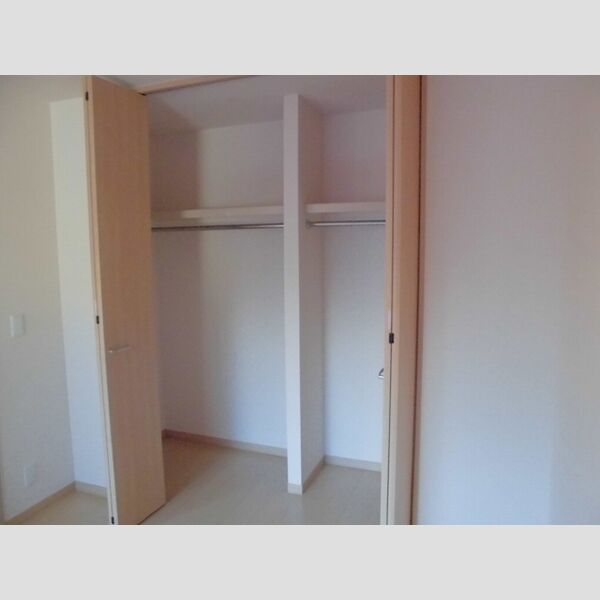 ステラカーサ203号室 洋室収納スペース