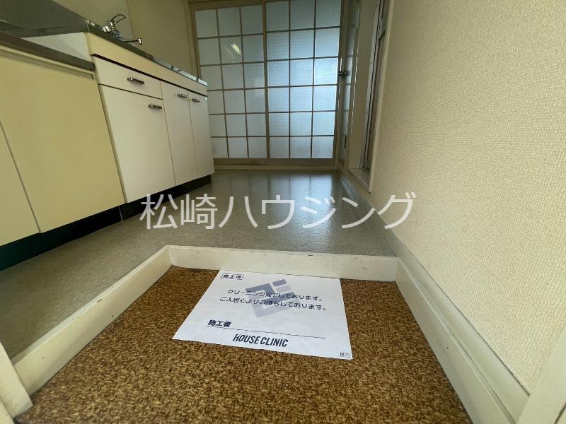 ホワイトヴィラ2階 玄関