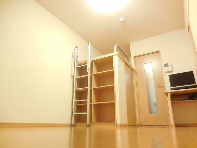 レオパレスウタガワ105号室 家具家電付き