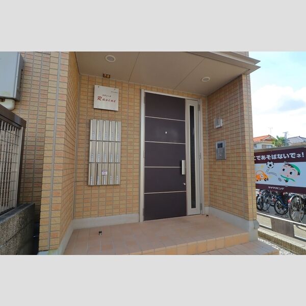 ラヴィーヌ エントランス