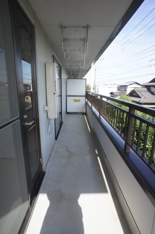 ウインド志津 暖かな日差しのふりそそぐバルコニー