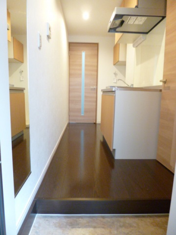 ルクール氷川台104号室 玄関