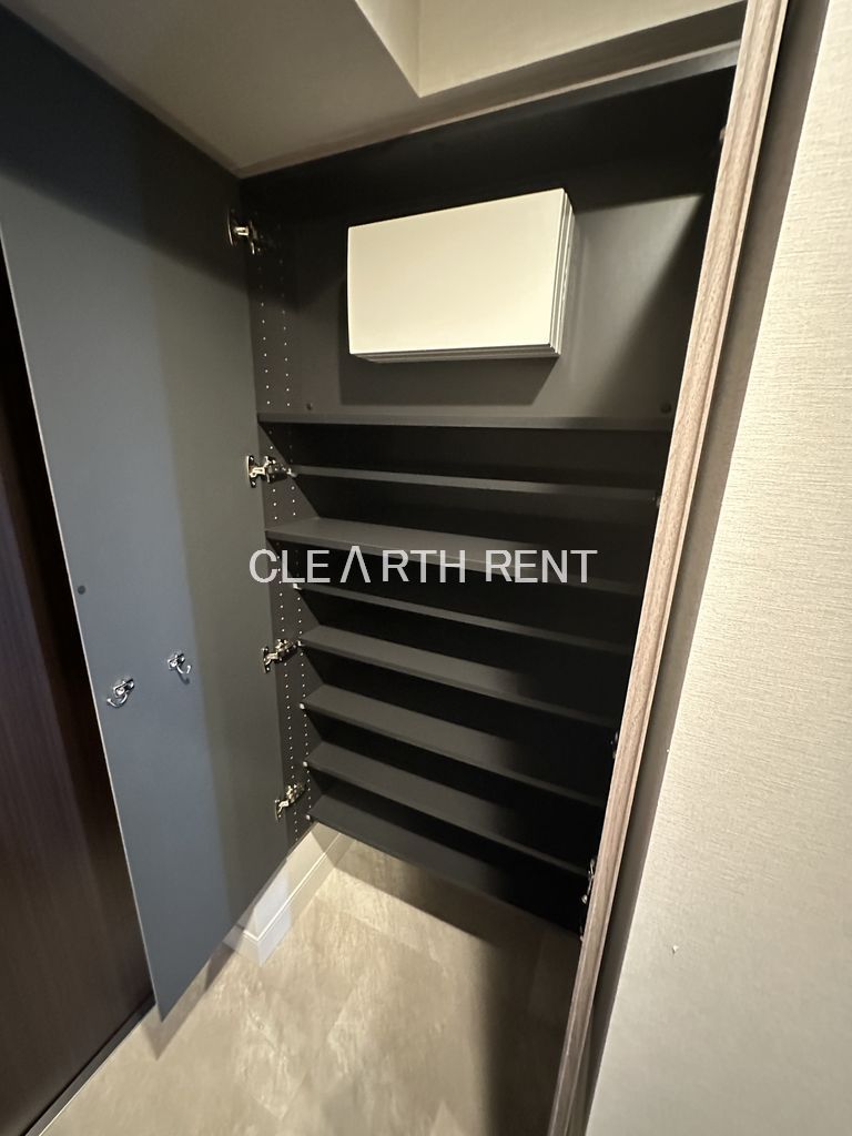 コンシェリア東京 ＜ＨＩＧＡＳＨＩＪＵＪＯ ＲＥＳＩＤＥＮＣＥ 大容量のシューズボックスを完備