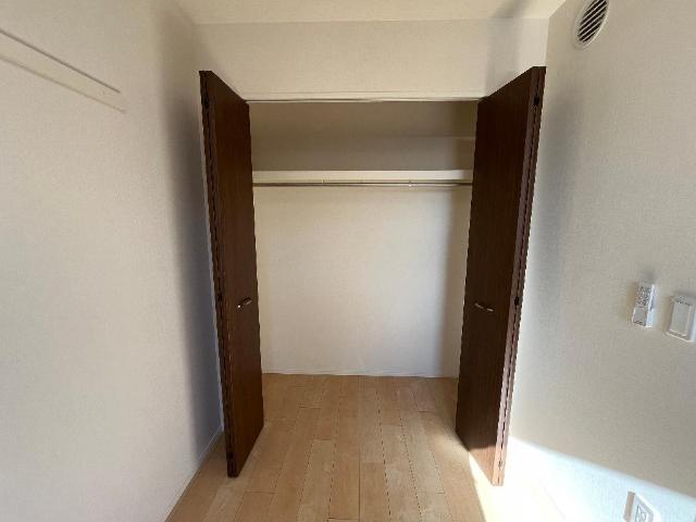 ミ・カーサ河辺A クローゼット