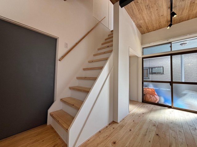 平塚カフェ風ヴィンテージHOUSE Ⅲ 階段