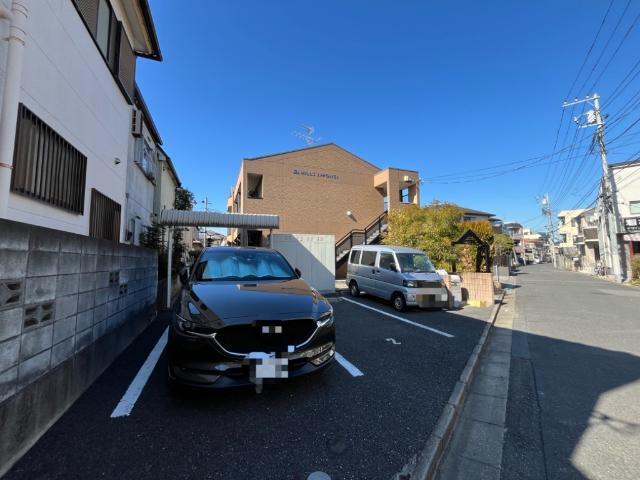 ヒルズ一本木 外観写真（昼）