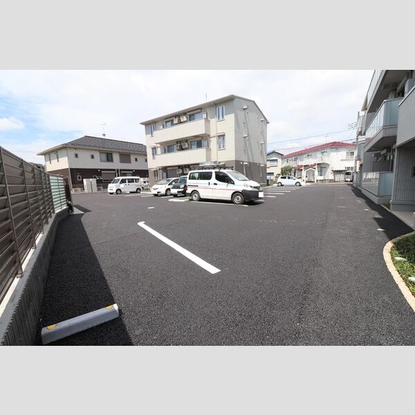 アロサール 駐車場