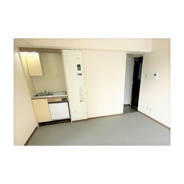 マック所沢コート1002号室 居室内に電気温水器