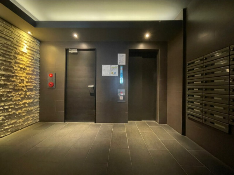 Le'a横濱ポートサイド10階 エレベーターホール