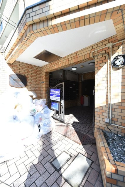 メゾン・ド・エコルス3階 エントランス