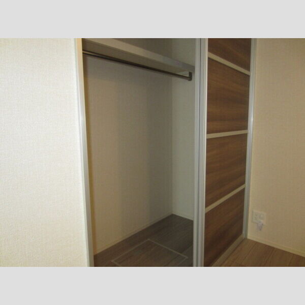 ブルーゲート湘南 ★スライド式のクローゼット★