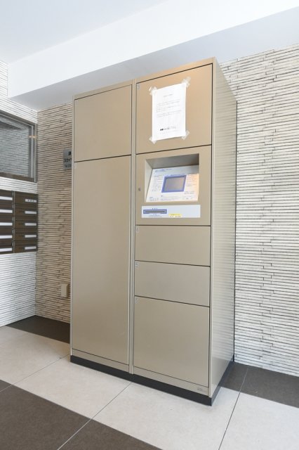 スカイコート武蔵新田6階 宅配BOX