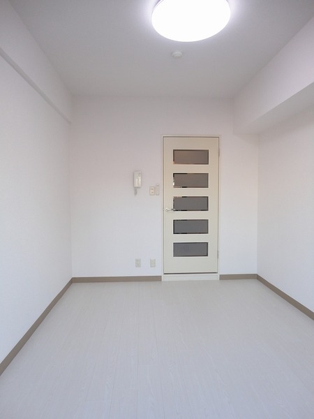 ナイスアーバンスピリッツ横濱吉野町 リビング