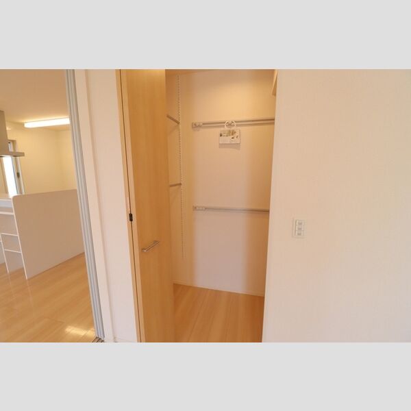 フォレストヴィラ ワンステップクローゼット(洋室6.1帖)