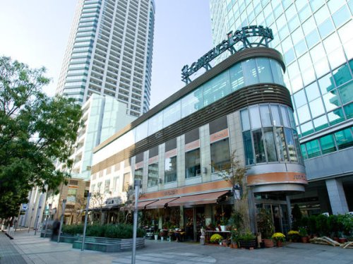 パレステュディオ白金高輪 【スーパー】クイーンズ伊勢丹白金高輪店まで571ｍ