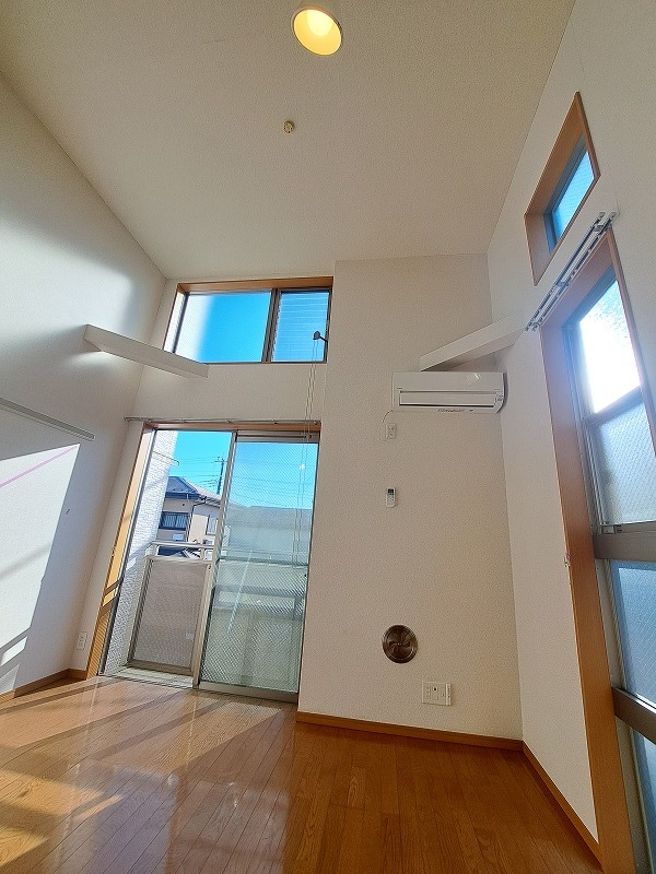 サンヴィアーレ・T リビング