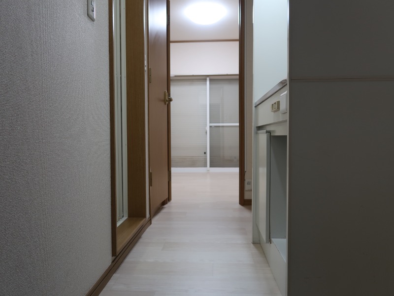 ファミール仲村D1階 玄関