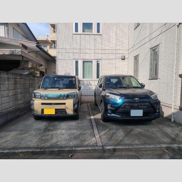 CRAPE MYRTLE 駒沢公園通り202号室 駐車場