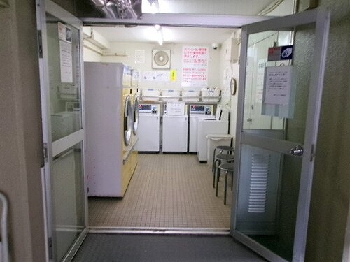 東京ベイビュウ6階 １階共用部コインランドリー　※2023年8月撮影