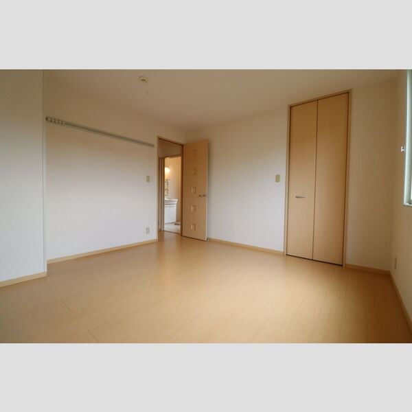 リビングタウン北上尾　A102号室 北側洋室