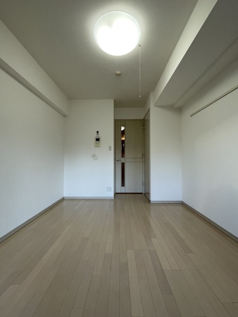 ガーラ・ステーション新宿御苑前6階 リビング