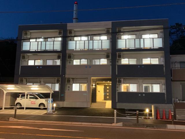 湘南エクセレントⅢ 外観写真（夜）