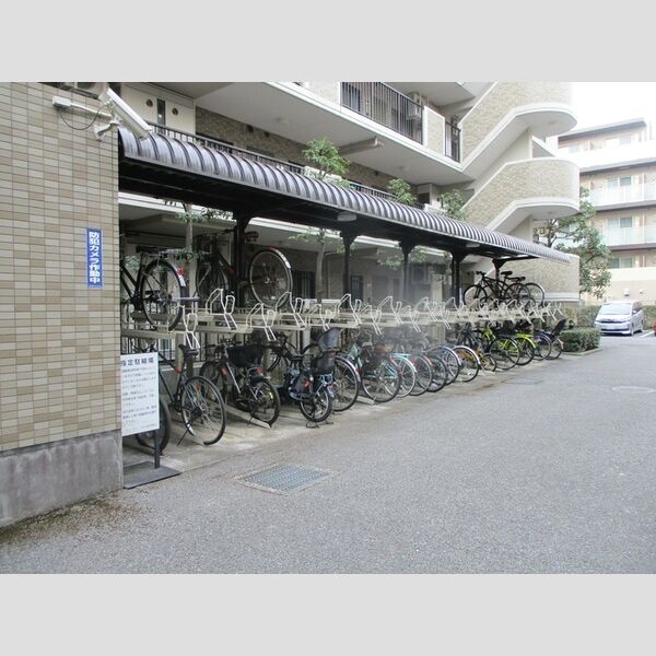 モア・ステージ西千葉 駐輪場