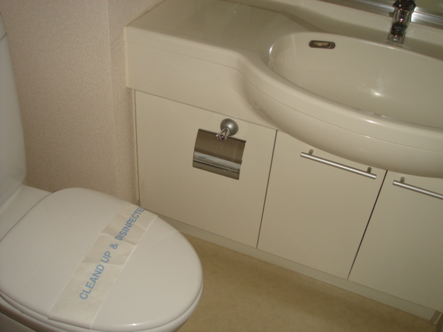 レジディア神田岩本町2階 トイレ