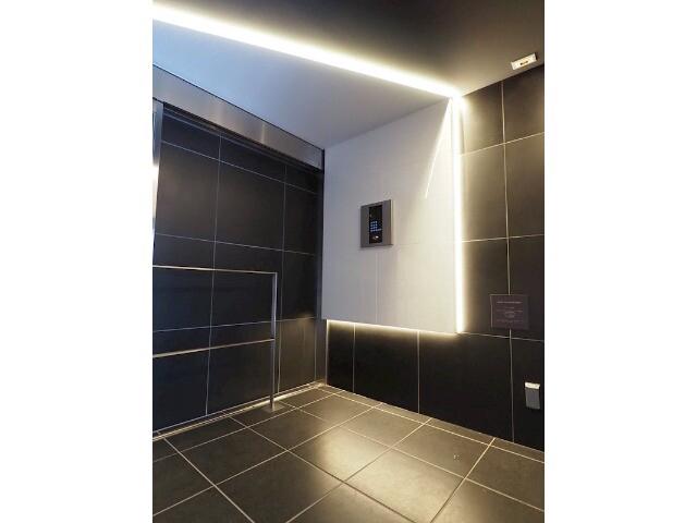 レオーネ方南町3階 エントランス