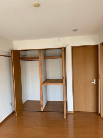 サンハイツ鈴木303号室 大きな押入
