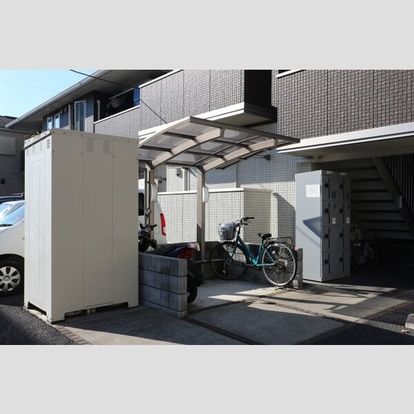 ペンブローク 駐輪場