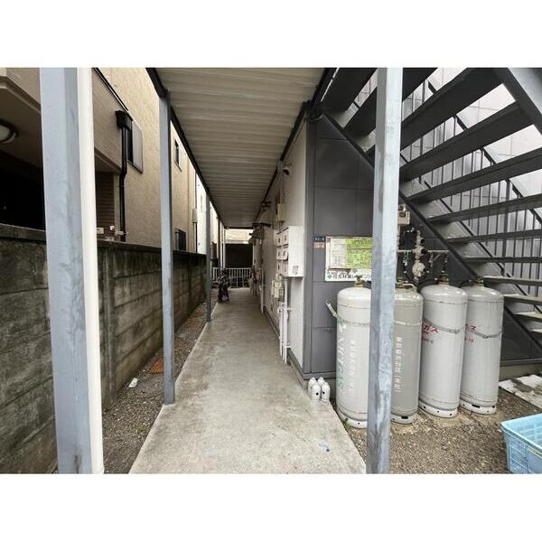 エステートピア瀬戸102号室 エントランス