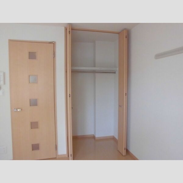 プランドール・モトユ 洋室7帖　クローゼット