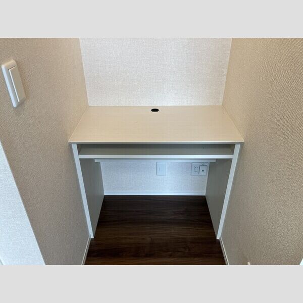 フランボワーズ中島207号室 ワークスペース