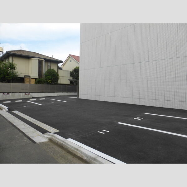 アエル新所沢308号室 北側駐車場